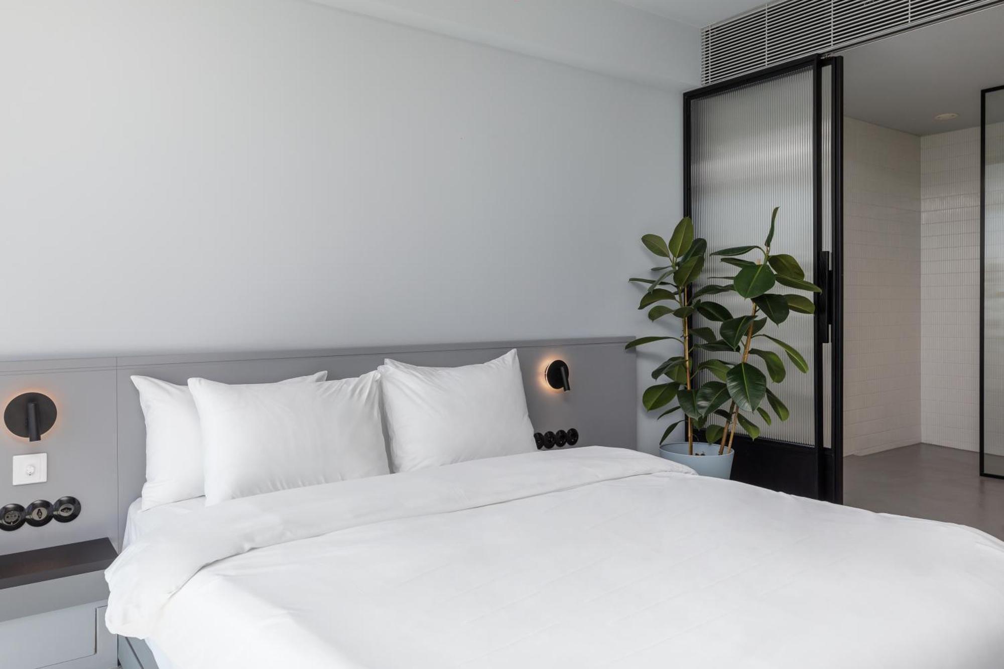 Nero Luxury Suites By Zennova Thessaloniki Exterior photo