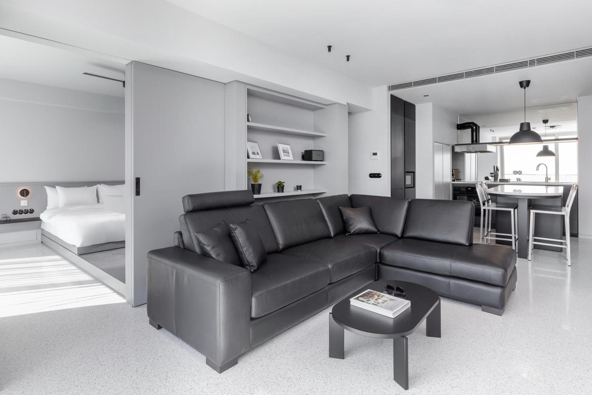 Nero Luxury Suites By Zennova Thessaloniki Exterior photo